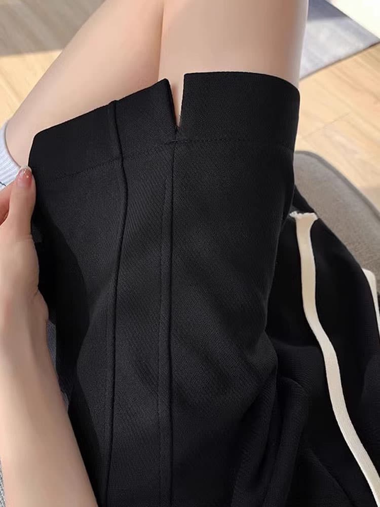黒パンツ サイドライン入りスポーティショート