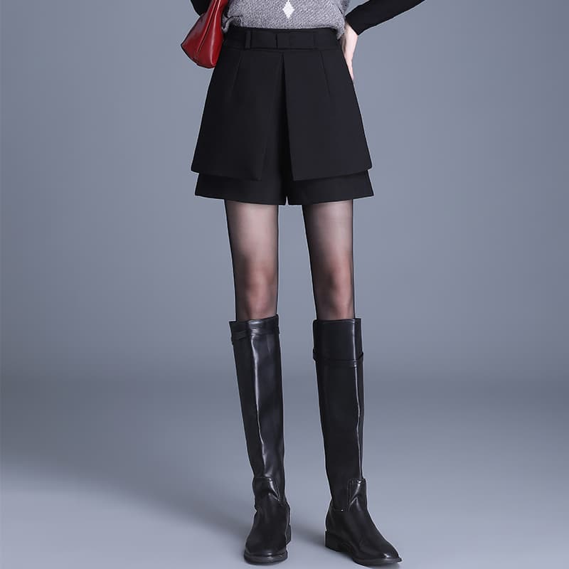 黒パンツ プリーツ二段重ねキュロットパンツ