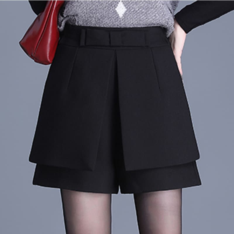 黒パンツ プリーツ二段重ねキュロットパンツ