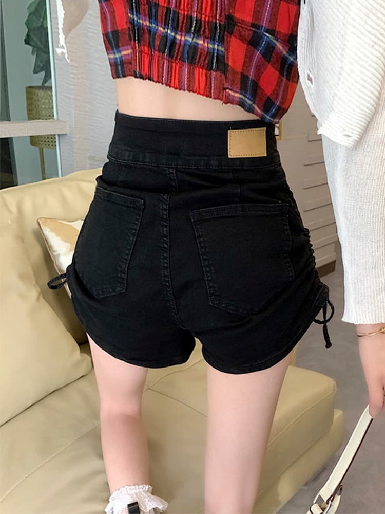 黒パンツ 絞り紐付きハイウエストデニムショート