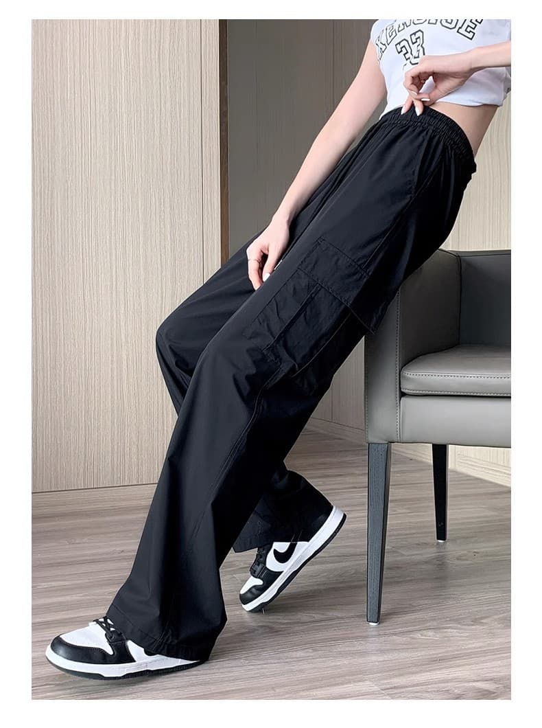 黒パンツ ワイドシルエットカーゴパンツ
