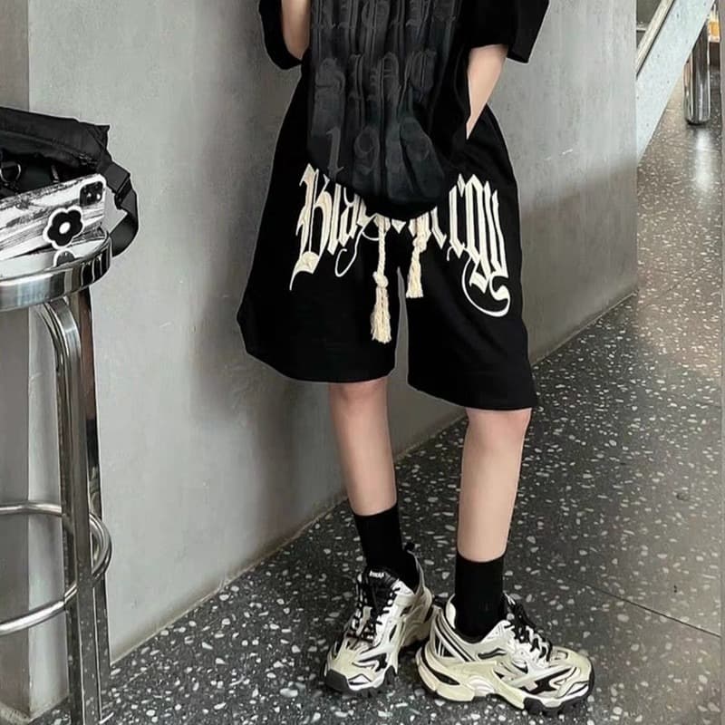 黒パンツ ゴシック調タッセルショートパンツ