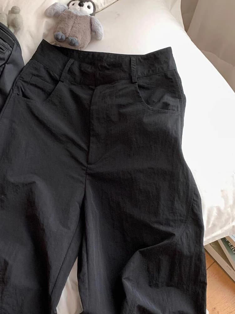 黒パンツ リラックスワイドチノパン