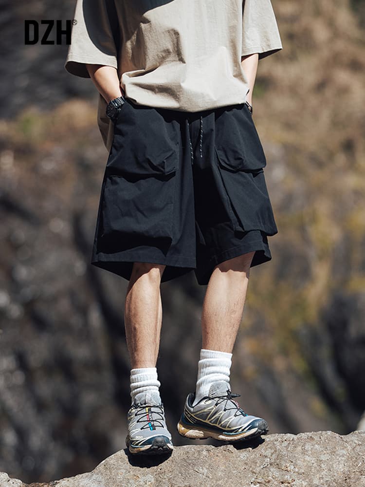 黒パンツ 機能性アウトドアショートパンツ