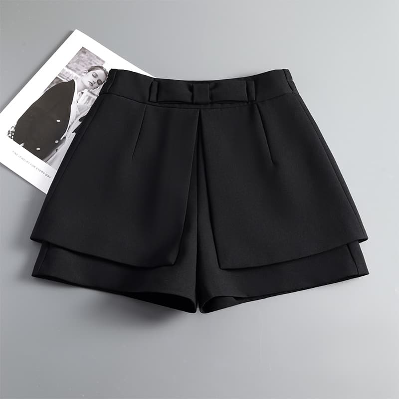 黒パンツ プリーツ二段重ねキュロットパンツ