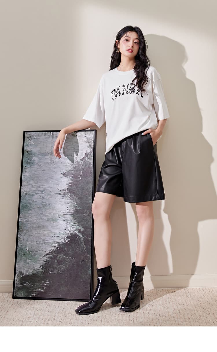 黒パンツ 合皮プリーツハーフパンツ