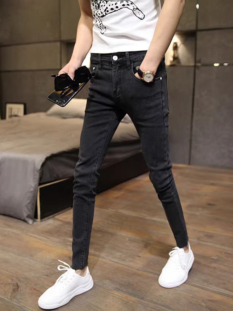 黒パンツ すっきりシルエットスキニーパンツ