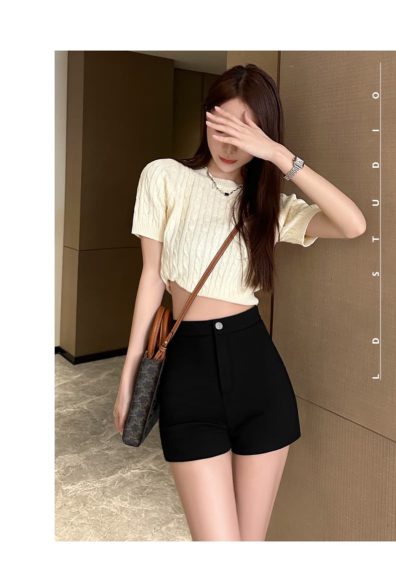 黒パンツ シンプル美脚ハイウエストショート