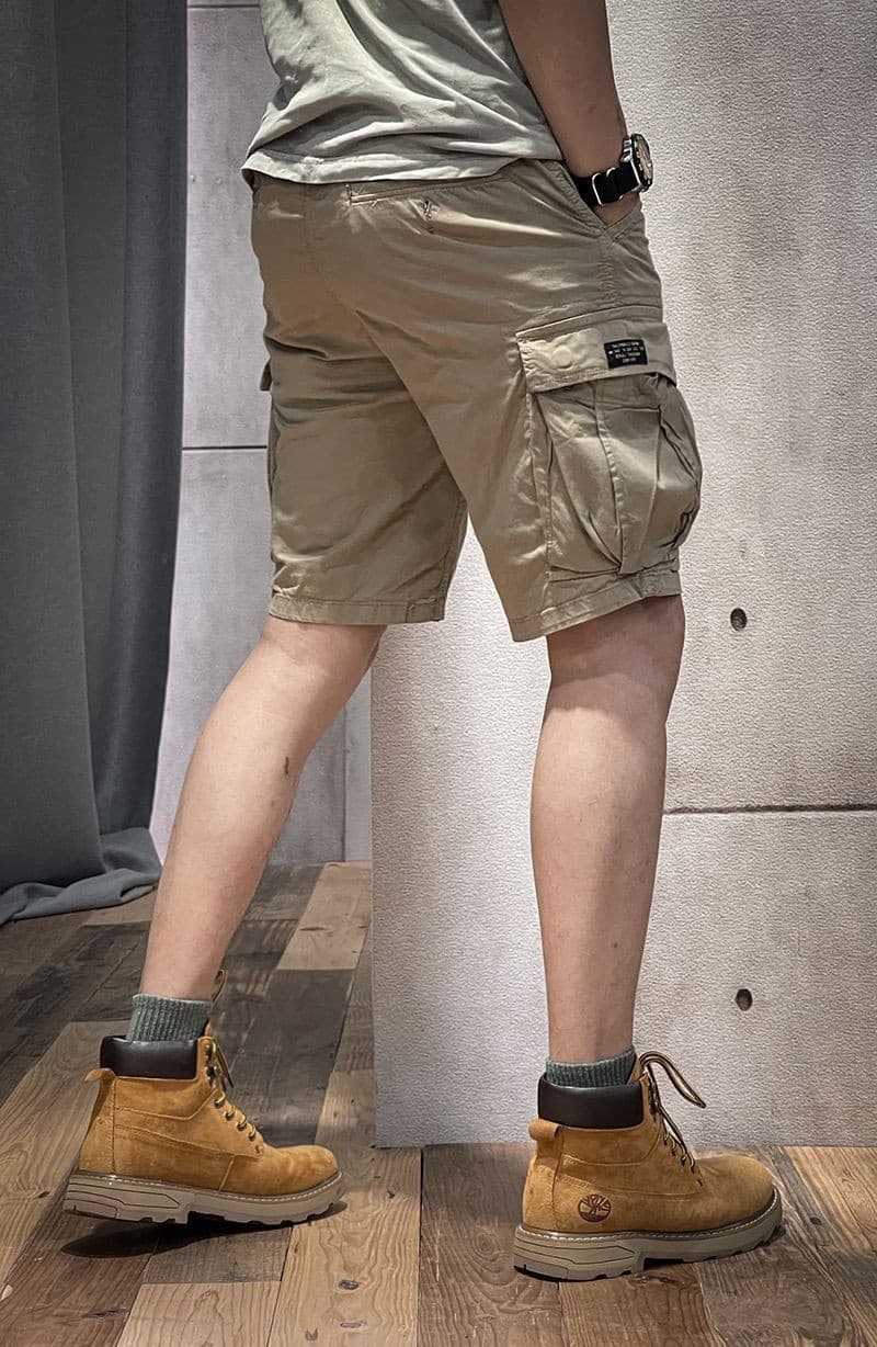 黒パンツ ポケット付きカーゴショートパンツ