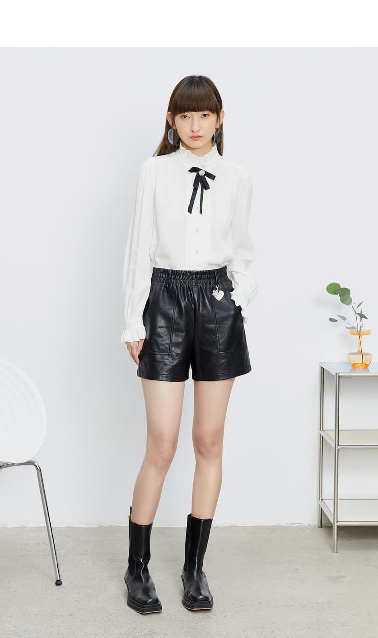 黒パンツ 柔らか素材のゆったりショートパンツ